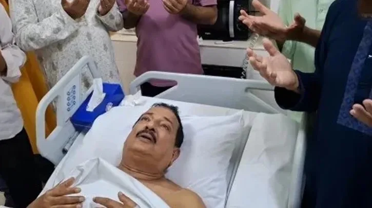 হঠাৎ অসুস্থ হয়ে হাসপাতালে ভর্তি ভূমিমন্ত্রী