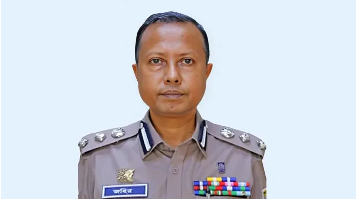 তিন ঘণ্টার অভিযানে উদ্ধার এক বোতল মদ, সঙ্গে খালি-আংশিক খালি আরও ৩ বোতল