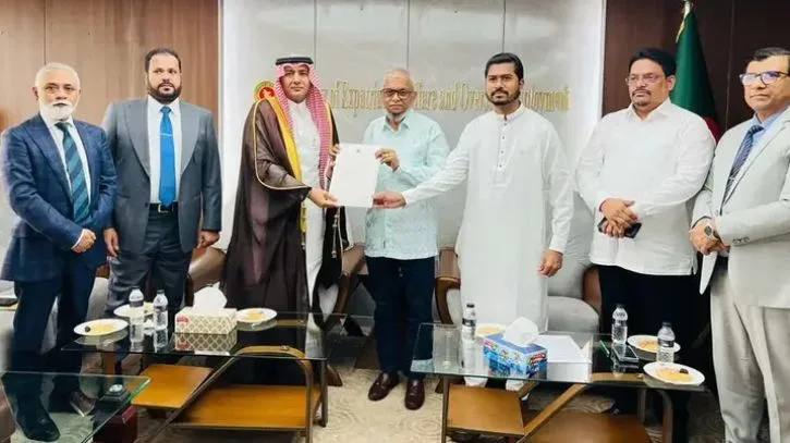আকামার মেয়াদ শেষ হলেও সৌদিতে প্রবেশের সুযোগ প্রবাসীদের