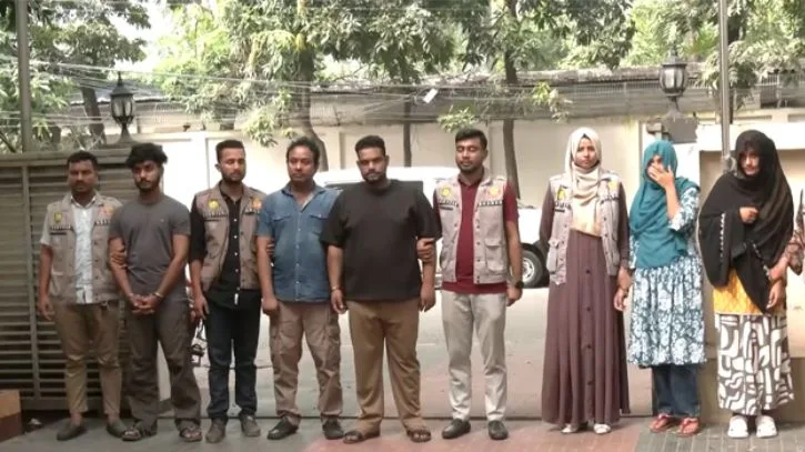 বিত্তবান ব্যবসায়ীদের ফাঁদে ফেলত হানিট্র্যাপ চক্র